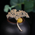 wholesale Metal material fashion versatile autumn winter women's ginkgo leaf amber brooch pendant two-in-one-0-0