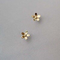 wholesale Metal material Korean wholesale department 9K small flower delicate and elegant fashion daily Korean office lady elegant style-9K a price of moissanite