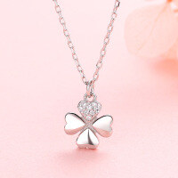 wholesale 925 Sterling Silver Lucky Necklace for Women, Minimalist and Elegant, Ins Light Luxury, Niche Design Four-Leaf Clover Collarbone Chain-Other colors can be customized 925 silver