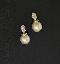 wholesale 9K gold summer night breeze-style earrings with freshwater round pearls and zircon studs-9K per piece