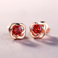wholesale S925 Sterling Silver Japanese and Korean Fashion Four-Leaf Clover Earrings Women's Natural Garnet Lucky Clover Ear Jewelry Wholesale-Red Pomegranate 925 Silver