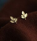 wholesale Metal 9K gold leaf earrings, minimalist and versatile for daily wear, forest-style earrings for women-0-1