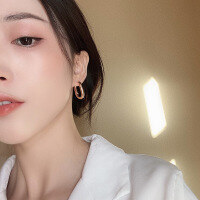 wholesale 925 Sterling Silver European and American U-Shaped Earrings for Women, French Retro Round Hoop, Minimalist Smooth Oval Earrings for Cross-Border-Copper plated with gold