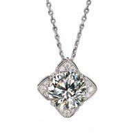 925 Silver Four-Leaf Clover Moissanite Pendant Necklace for Women-[Super Sparkling Zircon] 2 Carat Necklace  925 Silver