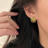 wholesale S925 Sterling Silver Geometric Leopard Print Stud Earrings for Women, Small and Chic Design, Trendy Ear Accessories-Sterling silver