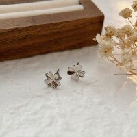 wholesale Sterling Silver Minimalist Four-Leaf Clover Stud Earrings for Women, Dainty and Versatile Fresh Style Ear Accessories Trendy-Sterling silver