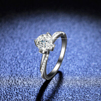 925 Silver Moissanite Ring Four-Prong Classic Women's Style-1 carat (D color moissanite)  19 yards