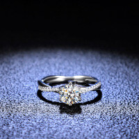 Silver Moissanite Ring Women's Entwined Vine Diamond Ring-50 points (set with eight hearts and eight arrows zircon)  14 yards