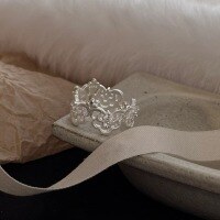 wholesale 925 Sterling Silver Openwork Lace Floral Ring Sweet Niche Design High-end Retro Ins Style Stackable Ring-Hollow filigree ring Adjustable opening