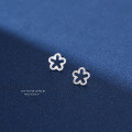 wholesale S925 Sterling Silver Flower Stud Earrings With A Matte Finish, Exuding A Youthful And Summer-inspired Charm, A Unique And Accessory-0-1