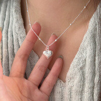 wholesale S925 Sterling Silver Summer New Love Heart Necklace Women Light Luxury Elegant Advanced Sense Heart-shaped Collarbone Chain-Pure silver (40+5CM)