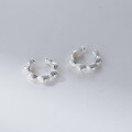 wholesale S925 Sterling Silver Fresh and Sweet Minimalist Design C-shaped Striped Oval Bean Stud Ear Clips M06623-0-3