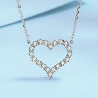 wholesale Pt950 Gold Plated S925 Sterling Silver Necklace for Women with Moissanite Heart Pendant, Ins Fashion Collarbone Chain Wholesale-30 points Moissanite 925 silver