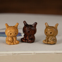 wholesale Metal material, sandalwood carving cute alien red sandalwood green sandalwood aged sandalwood pendant handmade DIY necklace accessory wooden-Rosewood
