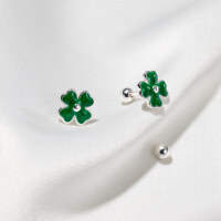 wholesale S925 Sterling Silver Fresh and Sweet Minimalist Design Green Four-Leaf Clover Threaded Ear Studs M05833-Silver-One pair 925 silver