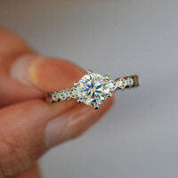 S925 Silver Plated Moissanite Halo 1ct Six-Prong Wedding Ring-2 carats (superior white moissanite)  Hong Kong lot number 19