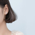 wholesale S925 silver ear clips for women, Korean-style small fresh romantic Christmas snowflake non-pierced flower ear accessories E5902-0-1