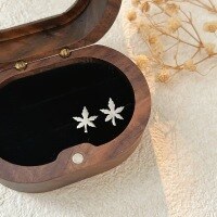 wholesale Sterling Silver S999 Maple Leaf Ear Studs for Women, Light Luxury, Minimalist, Fresh and Natural Style, Versatile Earrings for Pierced Ears Trendy-Sterling silver