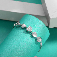 wholesale S925 Sterling Silver Moissanite Three-Diamond Bracelet Simple and Versatile Heart-shaped Bangle New Cross-Border Wholesale-1.5 carat moissanite bracelet