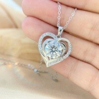 wholesale S925 Sterling Silver Large Moissanite Side-Diamond Heart Necklace Fashion High-End Collarbone Chain Pendant-3 carat (zircon) necklace 925 silver