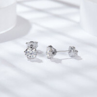 wholesale 925 Silver Live Stream Supply Chain, In-Stock Wholesale 05-1 Carat Snowflake Fashion Light Luxury Moissanite Earrings with Sparkling Diamonds-50 points