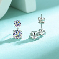 Metal Four-Prong Moissanite Necklace Pendant Fashion Pendant-(0.5ct + 1ct) * 2 white gold stud earrings