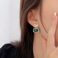 wholesale S925 Sterling Silver Square Emerald Stud Earrings, Korean High-End Custom Spring-Summer New Small-Style Minimalist Elegant Earrings-Sterling silver