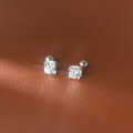 wholesale S925 Silver Summer Korean Style Four-Prong Single Diamond Threaded Pearl Ear Studs Minimalist Personalized Ear Accessories M04203-0-2