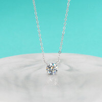 wholesale S925 Sterling Silver Minimalist Four-Prong Solitaire Moissanite Necklace, Small Design Collarbone Chain, Light Luxury Style Single Diamond Collarbone Chain-1 carat (zircon) necklace 925 silver