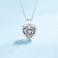wholesale S925 Sterling Silver Women's Simple Heart-shaped Moissanite Necklace Sweetheart Pendant Collarbone Chain-Zircon 6.5mm 925 silver