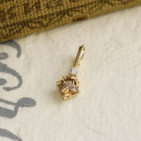 wholesale Metal geometric pendant with a luxurious retro diamond design, crafted from coffee-colored zircon for an exquisite and sophisticated collarbone necklace-Wild naked link 925 silver