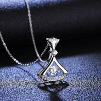 S925 Sterling Silver Moissanite Jumping Heart Pendant Necklace-50-piece chain (D color moissanite)  925 silver