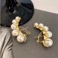 wholesale Metal material, Chao Xiaobai French-style unique pearl earrings for women, lightweight luxury, high-end sense, fashionable,, retro wind ear accessories trend-0-5