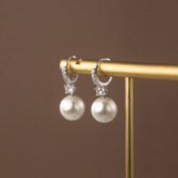 wholesale S925 silver Korean-style fashionable and minimalist diamond-embedded synthetic pearl ear cuff elegant ear jewelry M01878-S925 silver pair gold>925 silver