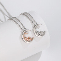 wholesale Rose gold-plated summer fresh moon cat pendant necklace for women, layered color, lightweight luxury collar chain-White gold single pendant 925 silver