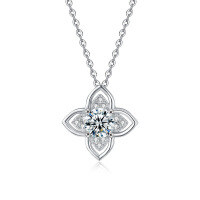 S925 Sterling Silver Cross-Border Moissanite Four-Leaf Clover Pendant Necklace-Four-leaf clover necklace (white gold)  1-carat moissanite