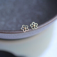 wholesale 9K Gold Dainty Hollow-Out Small Flower Cute and Elegant Student Stud Earrings-9K gold one price