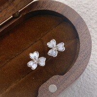 wholesale S925 Sterling Silver White Shell Three-Leaf Flower Lucky Charm Earrings, Sweet and Unique Floral Design Earrings-Shell Trefoil Earrings 925 Silver