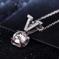 S925 Sterling Silver 2-Carat Moissanite V-Cowhead Four-Paw Pendant Necklace-[Empty Setting] 2-Carat Bull Head V-Shaped Necklace  925 Silver