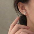 wholesale Sterling Silver S999 Maple Leaf Ear Studs for Women, Light Luxury, Minimalist, Fresh and Natural Style, Versatile Earrings for Pierced Ears Trendy-0-0