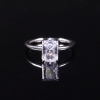 wholesale S925 sterling silver with a 2-carat commuter-style large main stone cushion cut moissanite ring that does not fade, women's style-2 carat moissanite ring  US size 6 (domestic size 13)