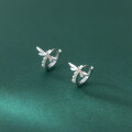 wholesale S925 Silver Dragonfly Pearl Round Ear Clips, Simple and Cute Animal-Themed Elegant Earrings for Women M01016-0-1