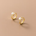 wholesale S925 silver minimalist women's pearl glossy ear clips, ins-style, Japanese and Korean trend, elegant earrings M02055-0-0