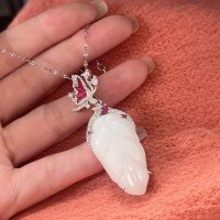 wholesale Vintage Chinese-style jadeite leaf pendant for women, elegant and fashionable, versatile leaf collarbone necklace for Douyin live streaming-XB039- Platinum White