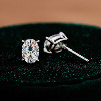 S925 Silver Four-Prong Oval Moissanite Wedding Earrings for Women-1 carat (set with D color moissanite)  925 silver