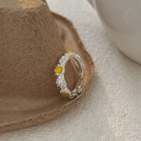 wholesale S925 Sterling Silver Dainty Daisy Ring for Women, Small and Fresh, Niche Luxury, Exquisite Best Friend Ring, Korean Style, New Release-Sterling silver