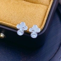 wholesale S925 Sterling Silver Four Seasons Full of Stars Diamond-Inlaid Clover Stud Earrings Fashion Niche Sophisticated Elegant Ear Accessories-Four-leaf clover earrings 925 silver