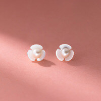 wholesale 925 Sterling Silver Fresh and Sweet Ins Niche Design Exquisite Beaded Three-Petal Flower Earrings M06232-S925 silver pair>925 silver