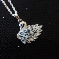 wholesale Metal material first: New natural aquamarine swan pendant for women, fashionably versatile, uniquely designed with a high-end feel aquamarine pendant necklace-Natural aquamarine pendant