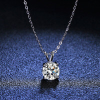 925 Silver Classic Four-Prong Moissanite Necklace, D Color 1 Carat-1-carat necklace (set with cubic zirconia)  925 silver